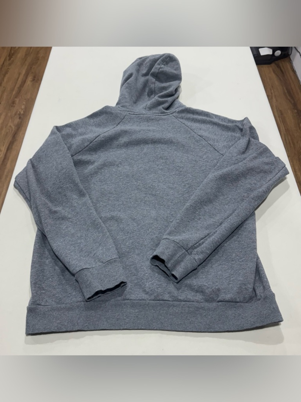 Under Armour Men's Gray Pullover Hoodie with White Logo Size M - Picture 3 of 7